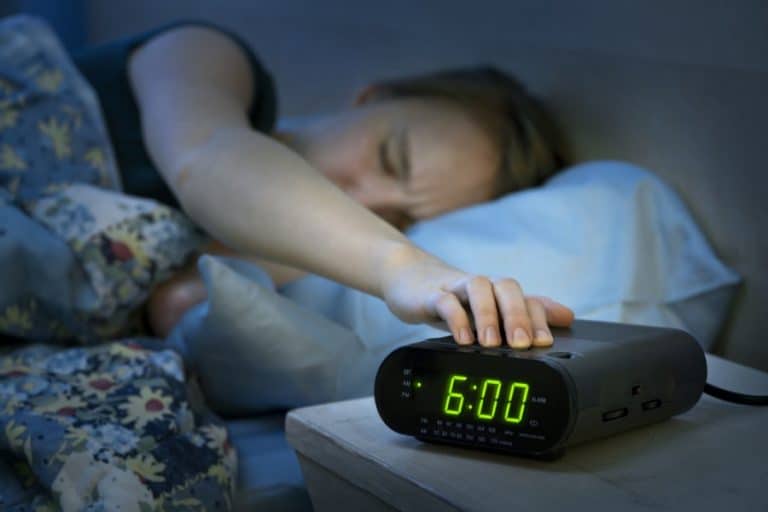 13 Best Fully Dimmable Alarm Clocks [ 2023 Reviews ]