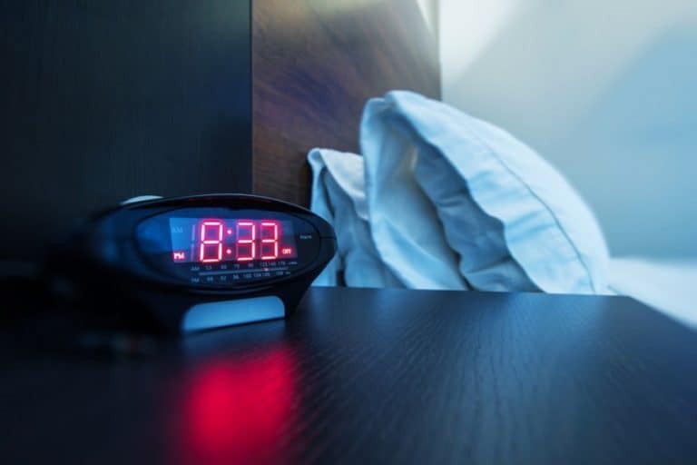 13 Best Fully Dimmable Alarm Clocks [ 2023 Reviews ]